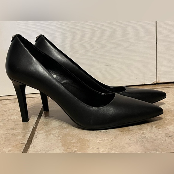 Michael Kors Black High Heels Size 9 - Picture 4 of 9